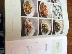 -ROAST coffee & eatery