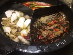 -老房老舍重庆火锅(假日城市店)
