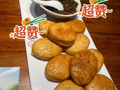 -阿瓦山寨·湘菜现炒·剁椒鱼头王(咸阳总店)