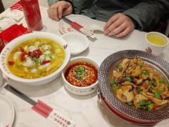 -渝是乎酸菜鱼·川渝小炒(新世界百货望京店)