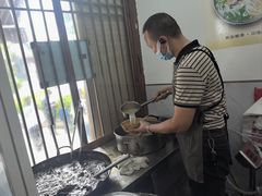 -正宗李家土鸡米线店
