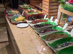 -大中华希尔顿酒店-念自助餐·嗨啤·小龙虾
