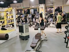 -健变健身俱乐部(前海天虹商场店)