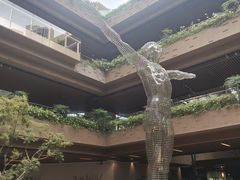 -瑞虹新天地月亮湾