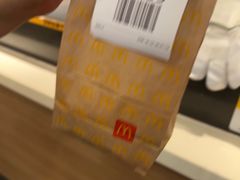 -麦当劳(上海虹桥站30B检票口楼上)