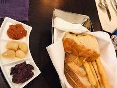 -卡佩罗意大利餐厅及酒吧Al Cappello Trattoria