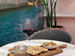 -wineapp葡萄酒餐吧(外滩金融中心店)