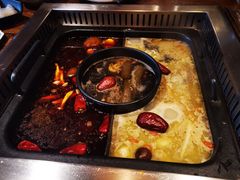 -老牌坊云南鱼豆花火锅(爱建店)