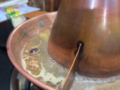 -果松木炭酸菜铜火锅·外婆参鸡汤