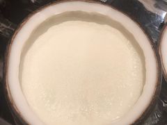 -志龙皇冠吃货椰子铺