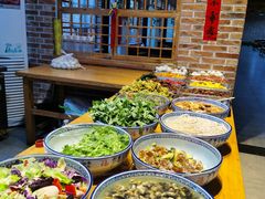 自助取餐区-白洋淀锅里口灶台鱼