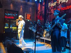 -FOUR PLAY BAR