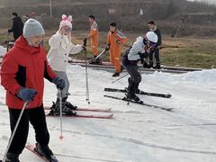-济南卧虎山滑雪场