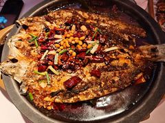 -鸣记脆皮烤鱼·海鲜烤鱼(三八广场店)