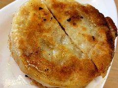 牛肉圆葱馅饼-杨妈妈粥店(滑翔路店)