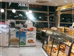 面包甜点陈列柜-面包新语(上地华联店)