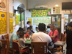 大堂-华哥新鲜猪精品美食