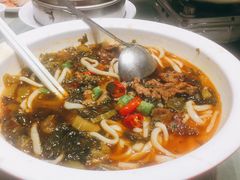 酸菜牛肉-刘胖子家常菜·蹄花焖藕(中央花园店)