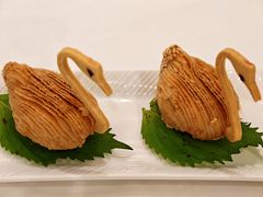 鲍鱼天鹅酥-白天鹅宾馆-宏图府餐厅
