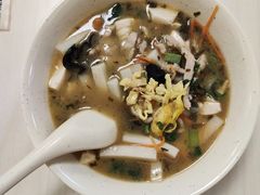 嵊州豆腐汤年糕-咬不得高祖生煎·简餐(杭州东站东广场店)