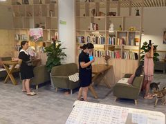 -有何Book(六堰体育馆店)