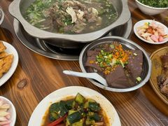 -周老三跷脚牛肉·全牛火锅(非遗传承店)