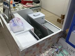-美式眼镜·授权蔡司.依视路.尼康.豪雅.明月(南翔印象城店)