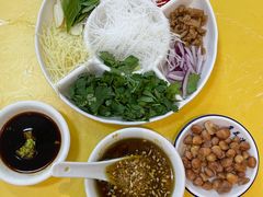 -官塘陈记鱼生·潮汕砂锅粥·牛肉火锅(潮枫路总店)