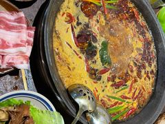 -四小区火锅·巷子里的重庆火锅(花照壁店)