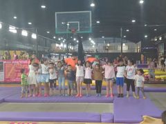 -嘿哟动霸CHUA·新潮玩运动娱乐中心·蹦床滑冰团建乐园