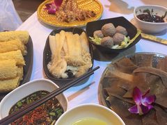 -鲜入围煮花胶鸡海鲜火锅