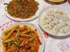 -堂瓦里·33年传统赣菜(第一街区店)