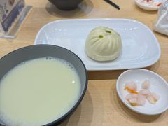 -李与白包子铺(桐梓林店)