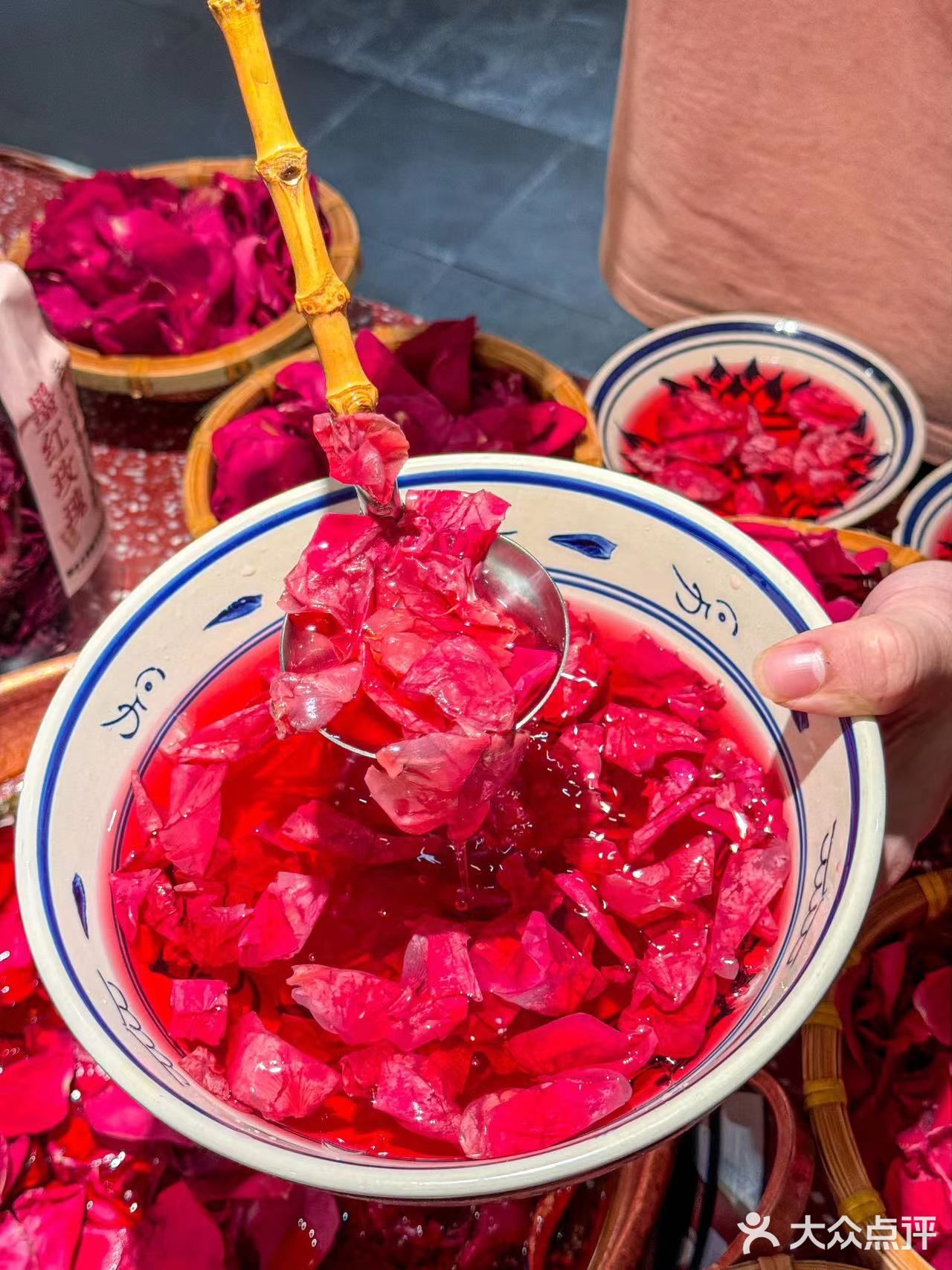 云南人的爱不仅直接，并且热烈！用玫瑰塞满你的味蕾！  