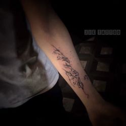 今日Work 文艺青年的 抽象几何派“山峰” Tattoo artist：Jie.Tattoo TianJin.China-杰TATTOO刺青