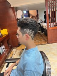 -尼特斯男士发型馆