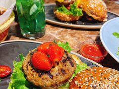 -Let'sBURGERplus·非常创意汉堡(三里屯店)