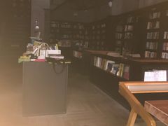 -阅西安新华书店(翠华南路店)