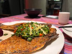 丽江纳西烤鱼-香巴拉云南餐厅(华莱坞店)