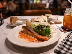 -ROAST coffee & eatery