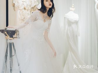太出片了！民宿里️套精致婚纱随便穿 昆明 