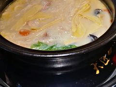 -大匠工房古船木艺术餐厅·猪肚鸡专门店(长白仙岛店)