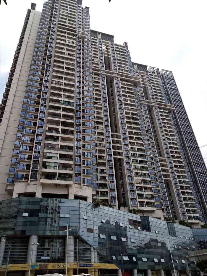 富力金禧商务中心位置海珠区福场路同福路附近公交车站多位置优越