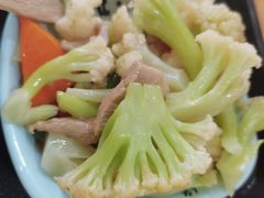 花菜肉片-沪东社区长者食堂(柳埠小区店)