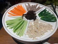 鸡丝凉米线-云海肴·汽锅鸡·云南菜(美罗城店)