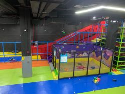 -蹦贝运动中心·蹦床·攀岩·闯关(龙岗店)