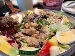 炭烤鸡肉芒果坚果沙拉-一沙一城·岩烤牛扒(深圳首店)