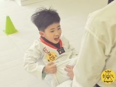 -勇气斑马·巴西柔术&跆拳道(浦东三林店)