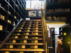 -钟书阁(松江泰晤士小镇店)