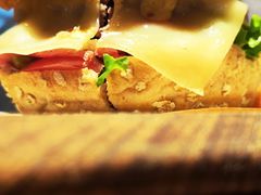 双蛋指椒牛肉汉堡-魏客咖啡(中铁中心店)